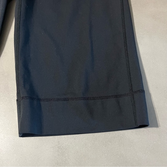 LULULEMON Vintage Bermuda Crop - Picture 6 of 6